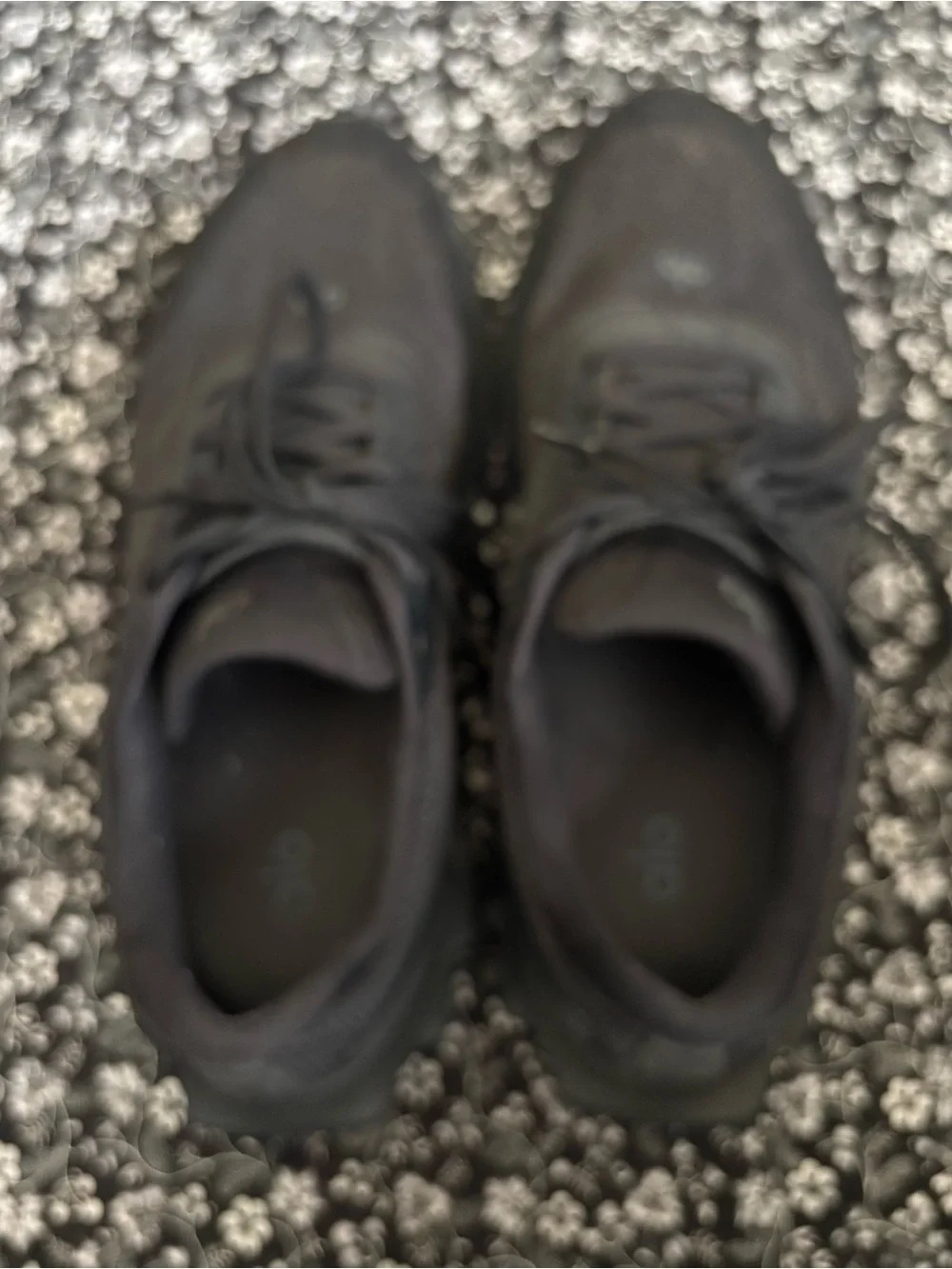 ALO Yoga Men's Black Low-Profile Athletic Sneakers